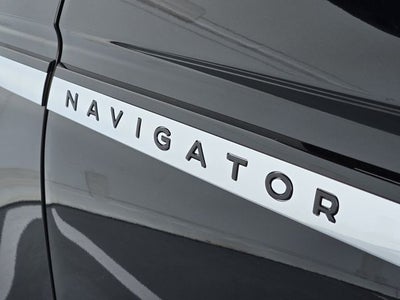 2027 Lincoln Navigator Premiere