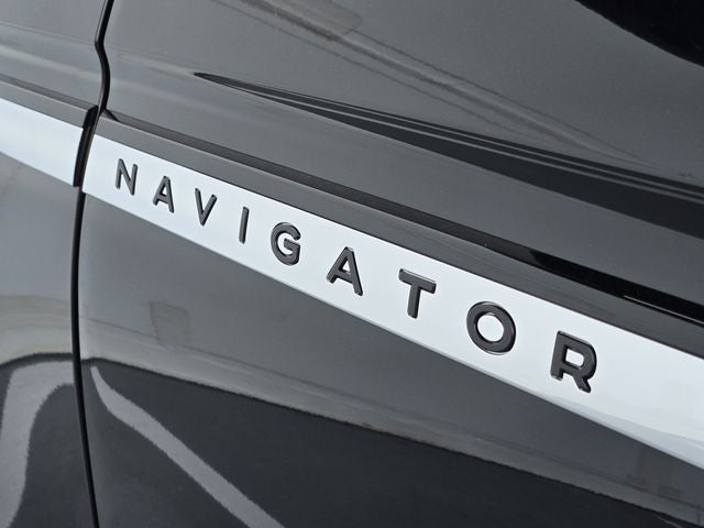2027 Lincoln Navigator Premiere