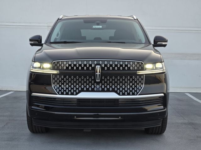 2027 Lincoln Navigator Premiere