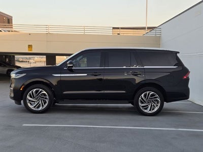 2027 Lincoln Navigator Premiere