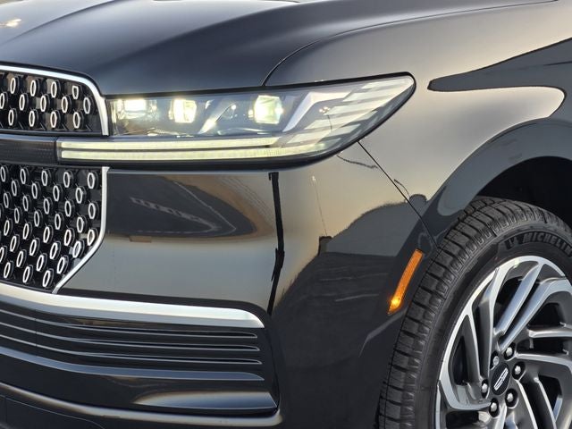 2027 Lincoln Navigator Premiere