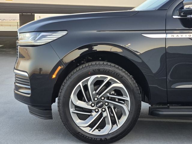2027 Lincoln Navigator Premiere