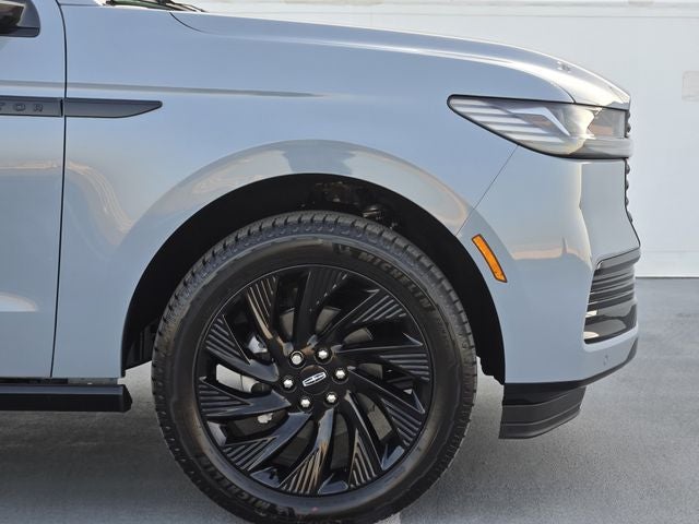 2027 Lincoln Navigator L Reserve