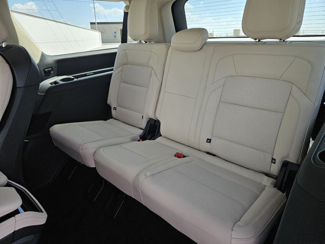 2027 Lincoln Navigator L Reserve