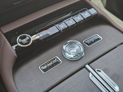 2027 Lincoln Navigator L Reserve