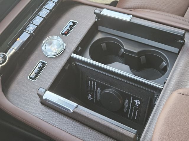 2027 Lincoln Navigator L Reserve