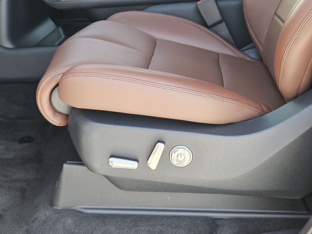 2027 Lincoln Navigator L Reserve