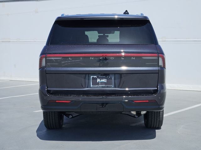 2027 Lincoln Navigator L Reserve
