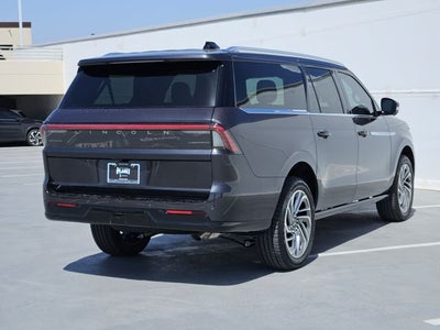 2027 Lincoln Navigator L Reserve