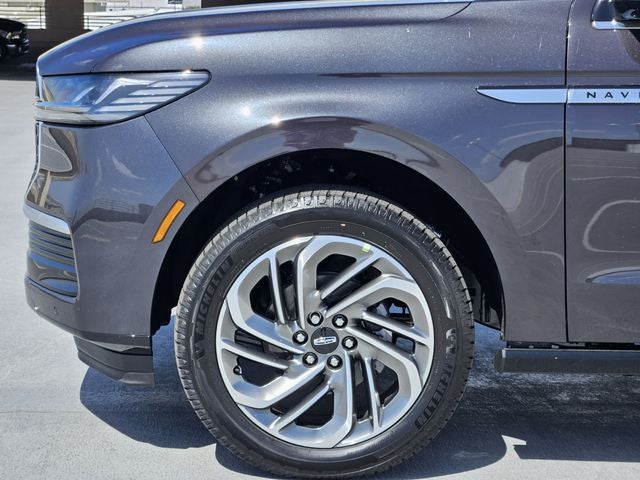2027 Lincoln Navigator L Reserve
