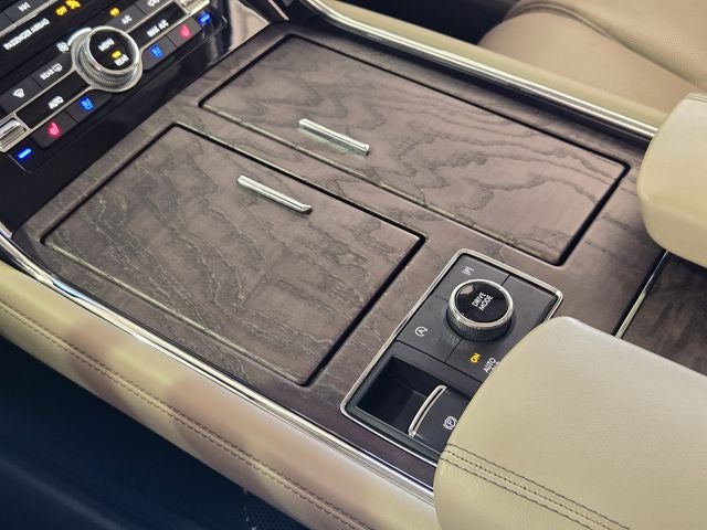 2023 Lincoln Navigator L Reserve