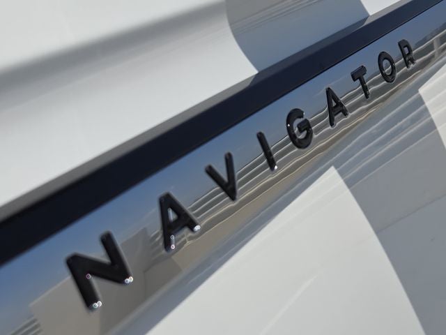 2027 Lincoln Navigator L Reserve
