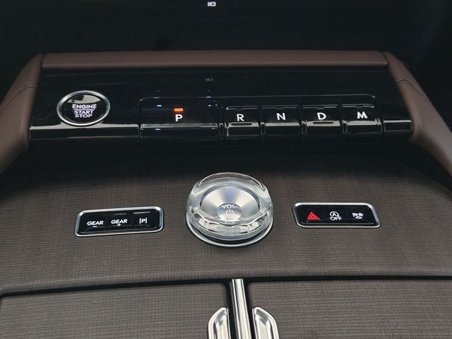 2027 Lincoln Navigator L Reserve