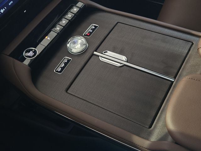 2027 Lincoln Navigator L Reserve