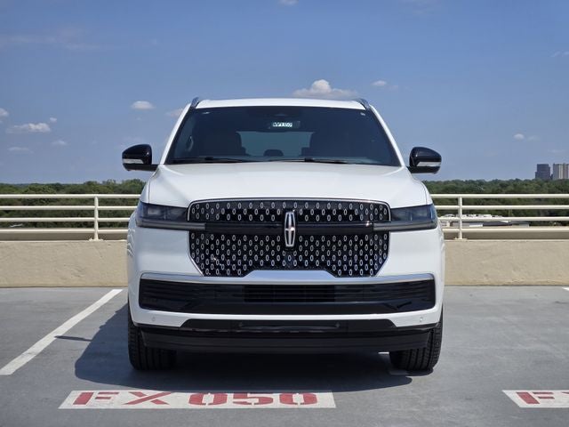 2027 Lincoln Navigator L Reserve