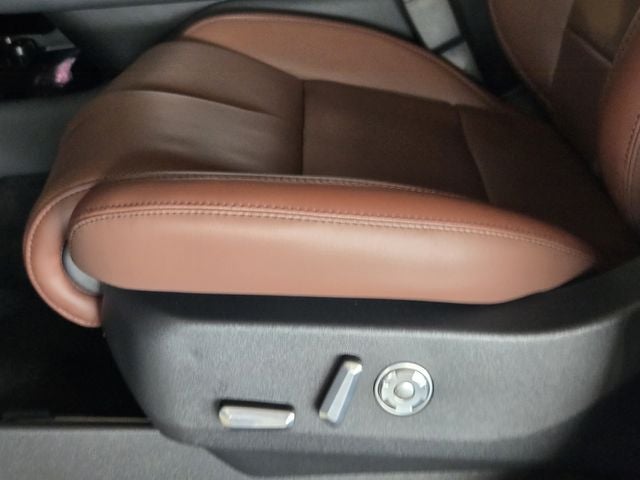2027 Lincoln Navigator L Reserve