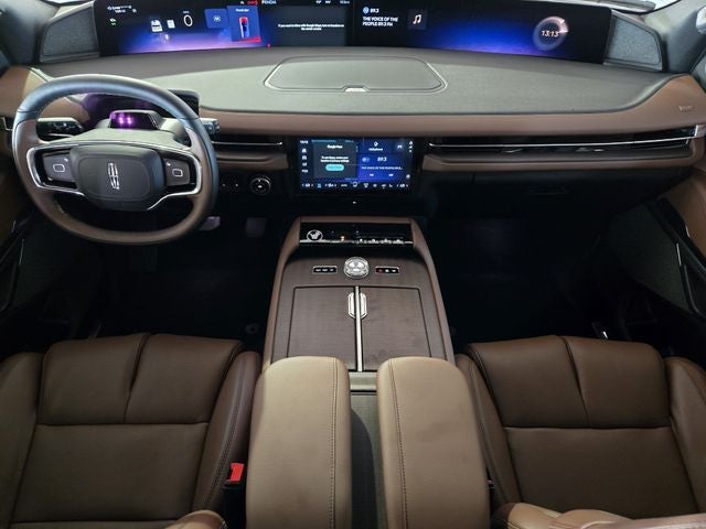 2027 Lincoln Navigator L Reserve
