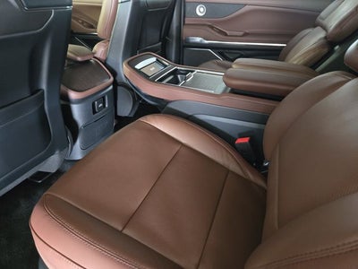 2027 Lincoln Navigator L Reserve