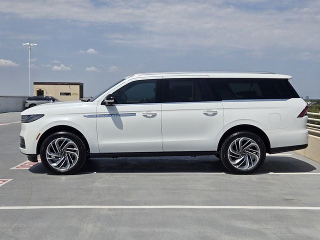 2027 Lincoln Navigator L Reserve