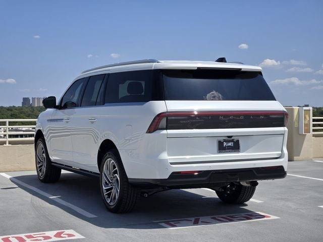 2027 Lincoln Navigator L Reserve