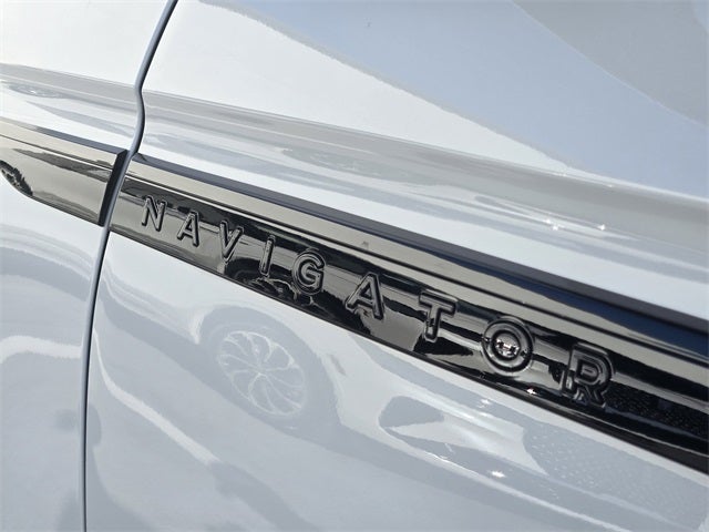 2025 Lincoln Navigator L Reserve