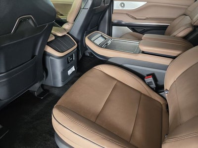 2027 Lincoln Navigator L Black Label