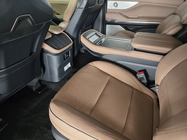 2027 Lincoln Navigator L Black Label