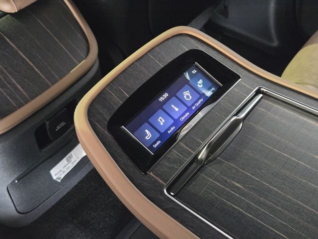 2027 Lincoln Navigator L Black Label