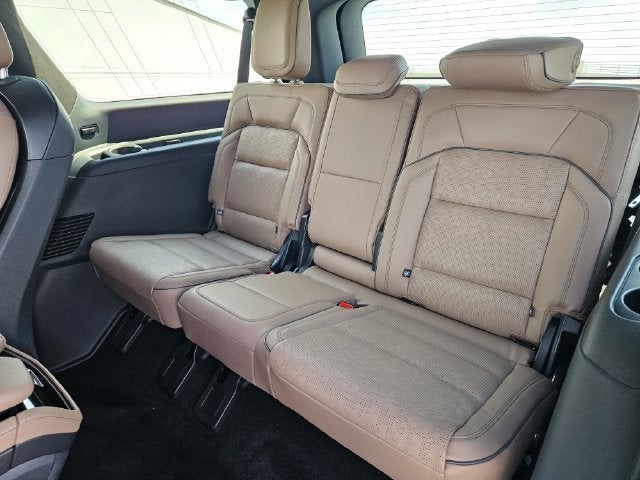 2027 Lincoln Navigator L Black Label