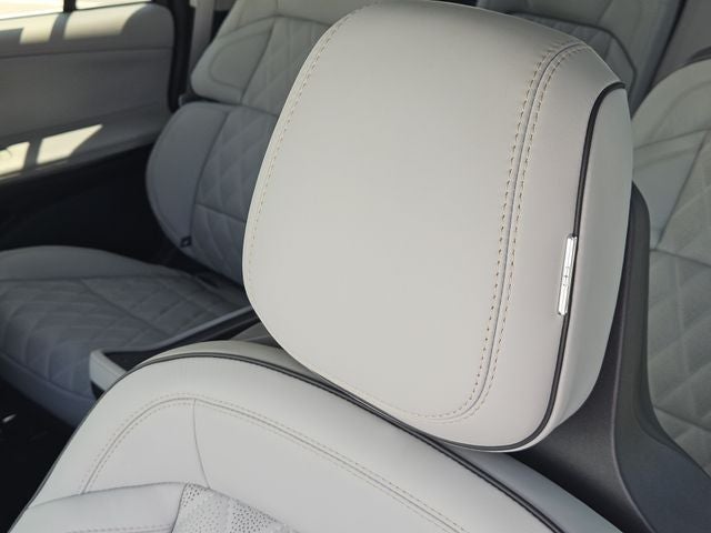 2027 Lincoln Navigator L Black Label