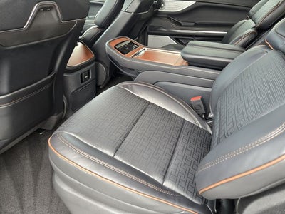 2027 Lincoln Navigator L Black Label