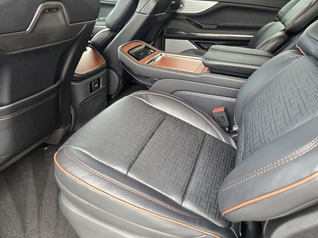 2027 Lincoln Navigator L Black Label