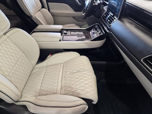 2023 Lincoln Navigator L Black Label