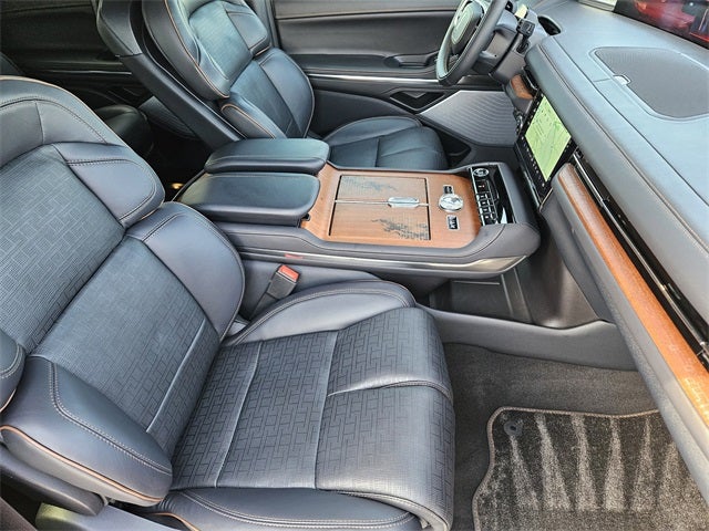 2025 Lincoln Navigator L Black Label