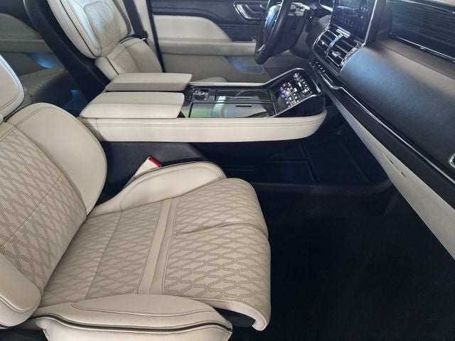 2023 Lincoln Navigator L Black Label