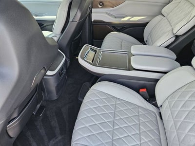 2027 Lincoln Navigator L Black Label