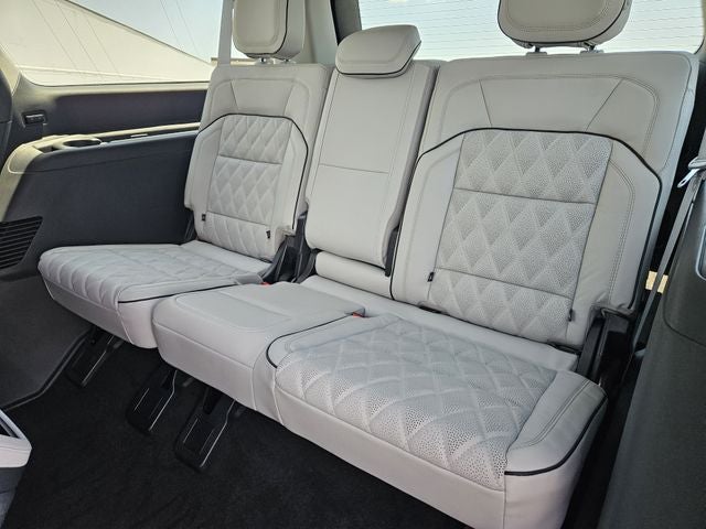 2027 Lincoln Navigator L Black Label