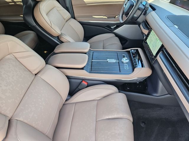 2027 Lincoln Navigator L Black Label