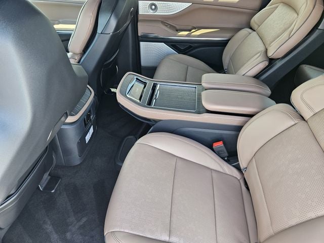 2027 Lincoln Navigator L Black Label