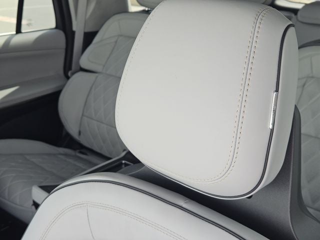 2027 Lincoln Navigator L Black Label