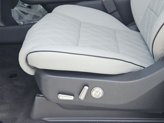 2027 Lincoln Navigator L Black Label