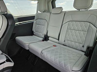 2027 Lincoln Navigator L Black Label