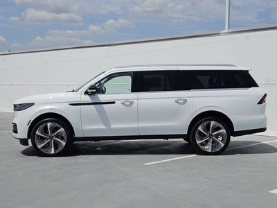 2027 Lincoln Navigator L Black Label