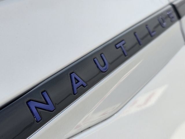 2025 Lincoln Nautilus Reserve
