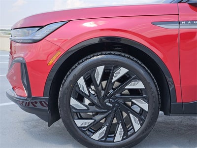 2025 Lincoln Nautilus Reserve