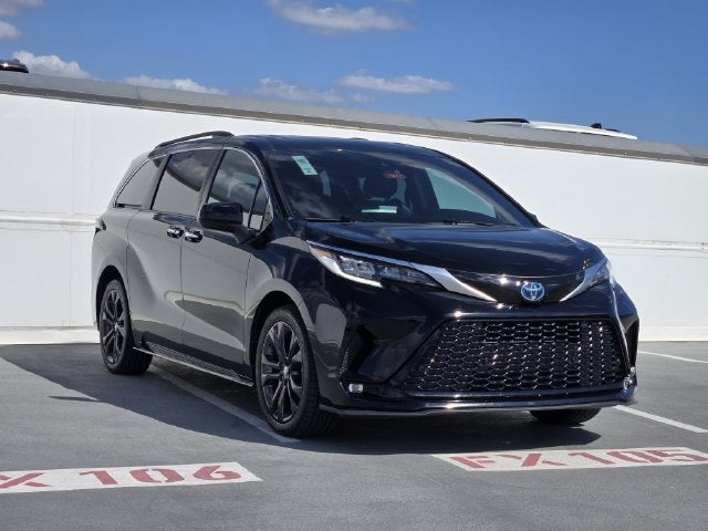 2022 Toyota Sienna XSE 7 Passenger