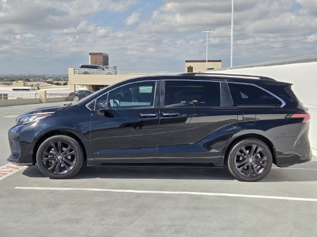 2022 Toyota Sienna XSE 7 Passenger