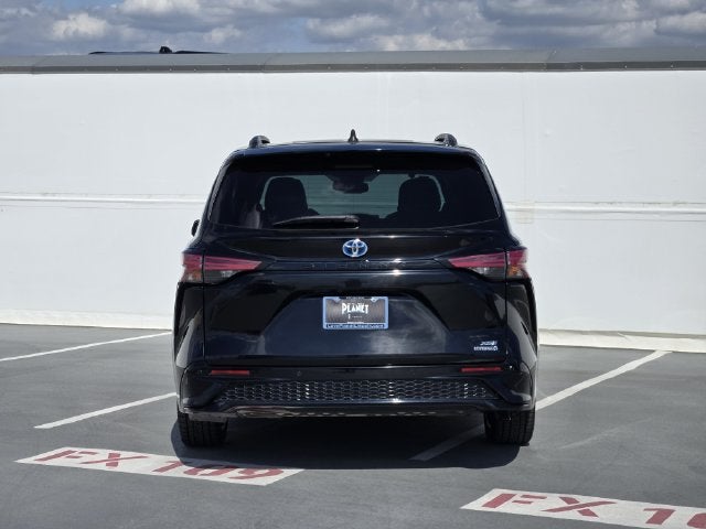 2022 Toyota Sienna XSE 7 Passenger
