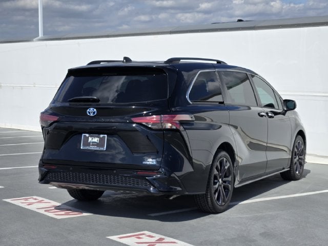 2022 Toyota Sienna XSE 7 Passenger