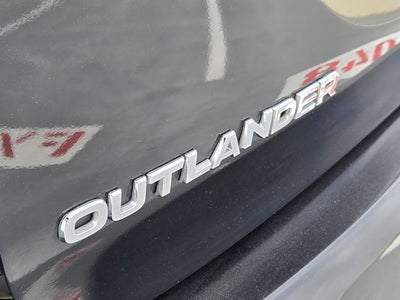 2023 Mitsubishi Outlander SE